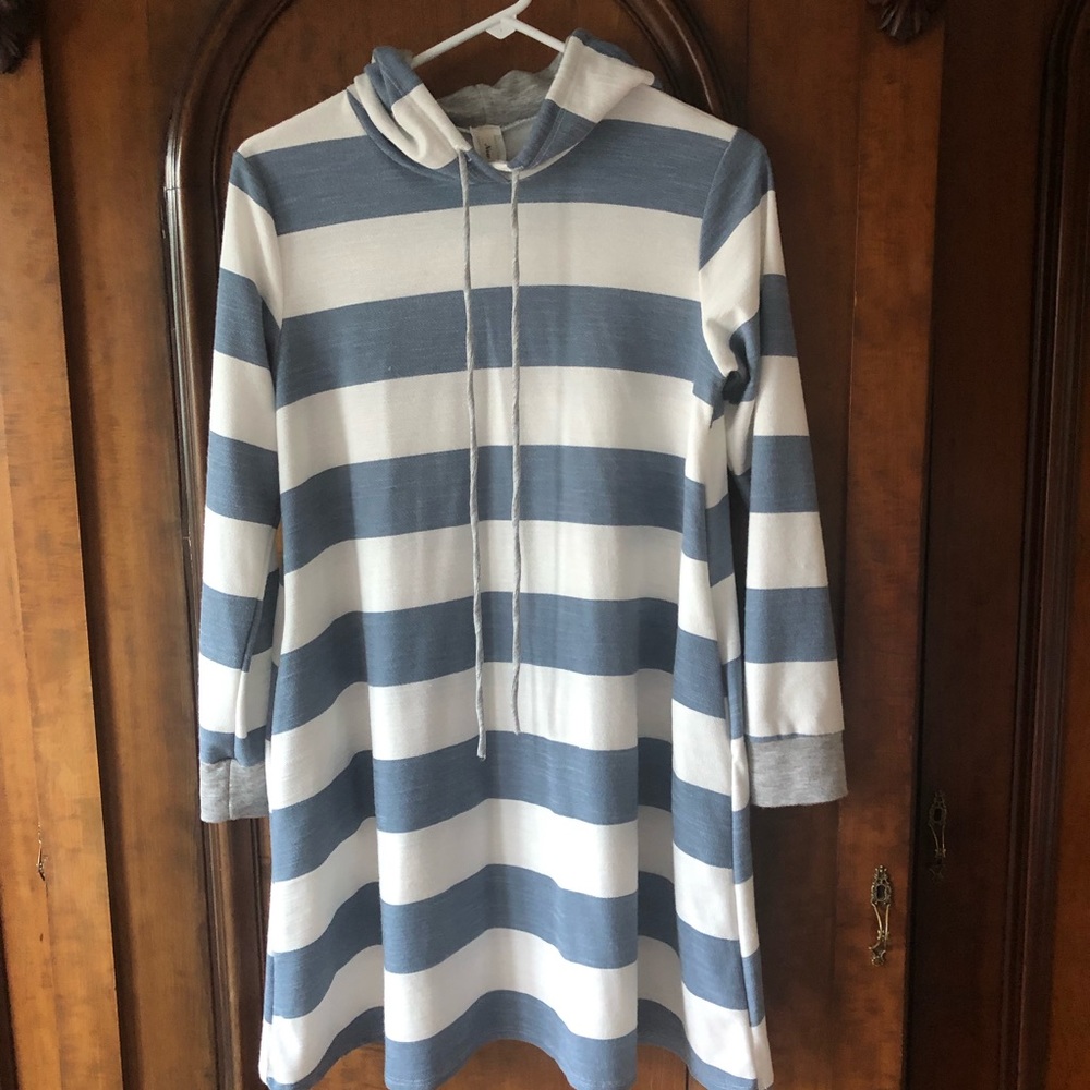 Blue & White Striped Summertime Dress❗️